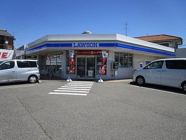ローソン 浅井尾関店 820m