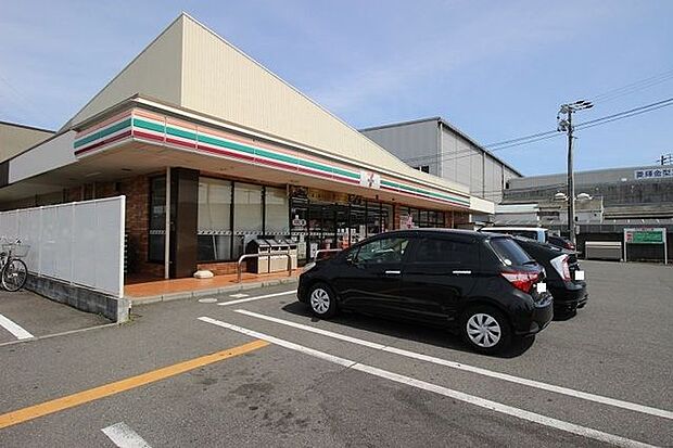 セブンイレブン 一宮多加木2丁目店 880m