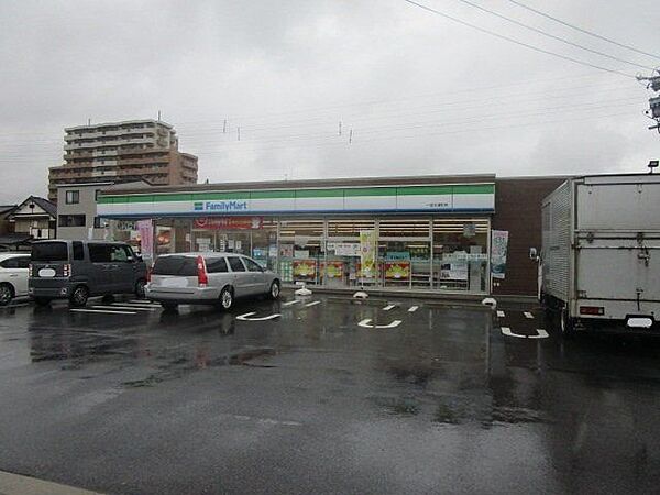 ファミリーマート一宮北浦町店 300m