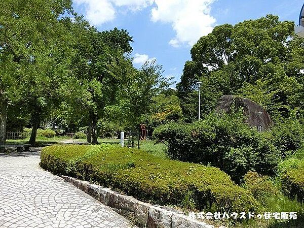 尾西公園 180m