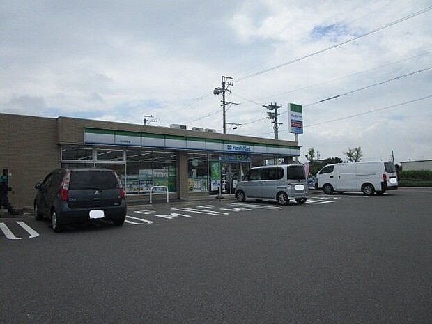 ファミリーマート 一宮大和町店 1110m