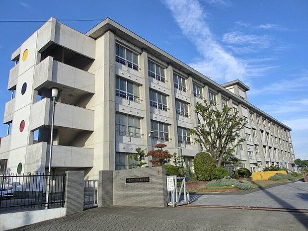 大和南小学校 870m