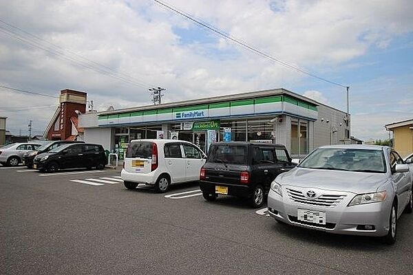 ファミリーマート 一宮西萩原店 1060m