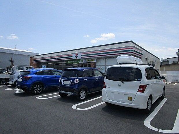 セブンイレブン一宮宮地花池店 390m