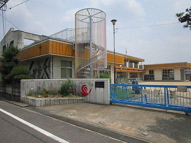 奥町西保育園 590m