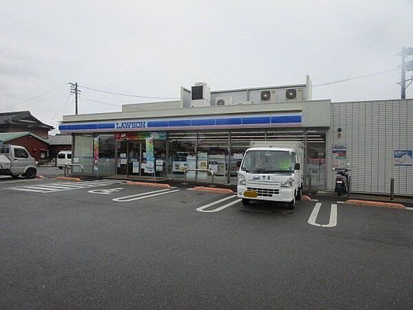 ローソン 一宮小信中島南店 360m