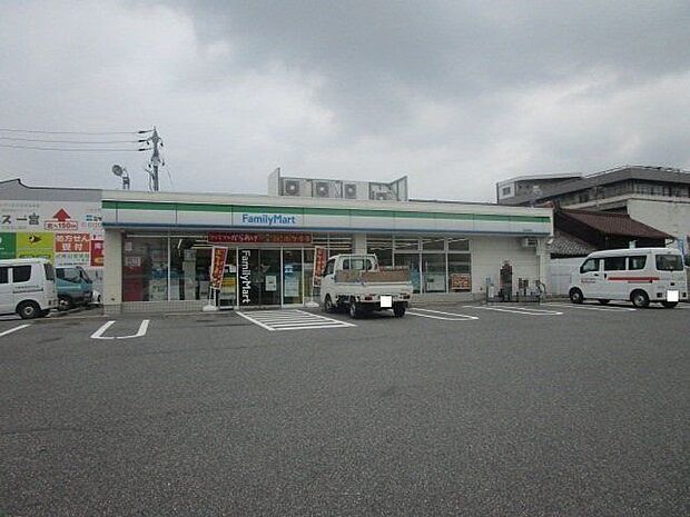 ファミリーマート一宮大宮店 340m