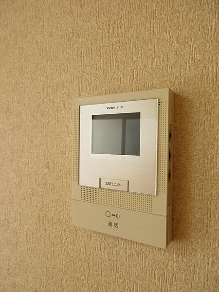 訪問者を映像でチェックできるので、お子さまのお留守番も安心です