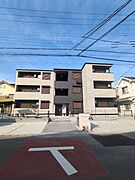 本厚木駅よりバス10分 徒歩6分 3階 新築の賃貸物件