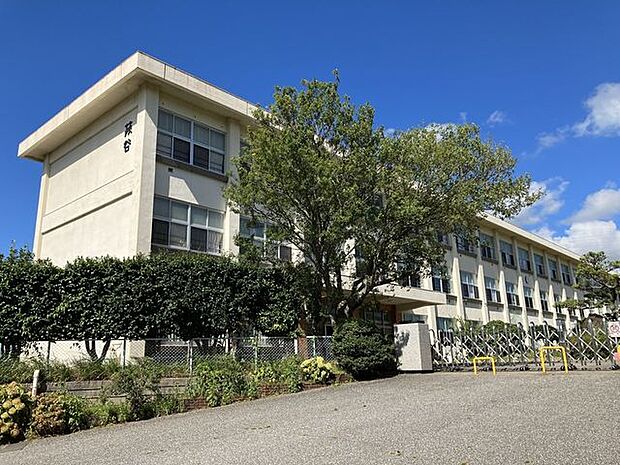 幸田町立荻谷小学校学校:荻/芦谷/幸田/桜坂幸田中学校 720m