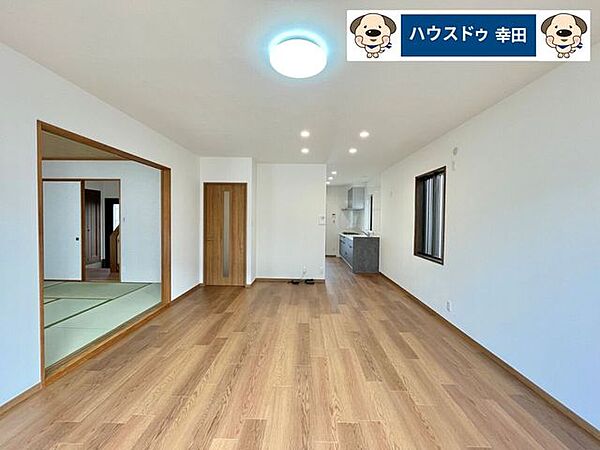 間取り：323000464396