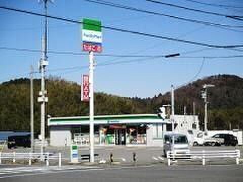 ファミリーマート幸田野場店 330m