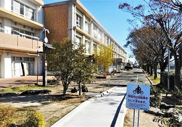 鶴城小学校