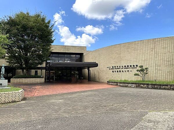 おかざき世界子ども美術博物館 2360m