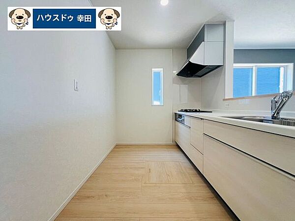 機能性が高いシステムキッチン床下収納付きです
