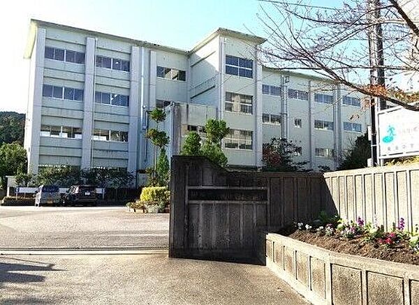 東海中学校