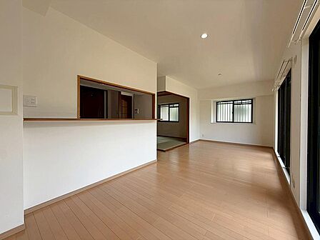 【LDK約15.4帖】R8.7リフォーム済!大切なペットと一緒に暮らせる住まい。ペット可物件なら、家族みんなが快適で安心な生活を楽しめます。