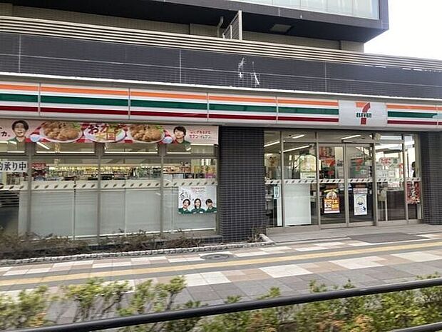 セブンイレブン扇大橋駅前店 390m