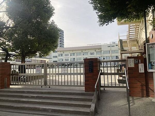 西新井中学校 410m