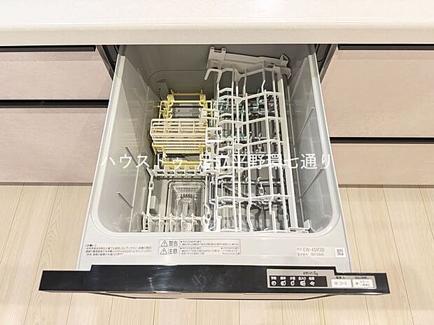 ビルトイン食洗機付きで毎日の家事負担を軽減。食後の片付け時間を短縮し、ご家族との時間も増やせます。