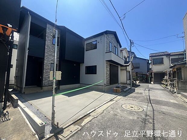 建物の骨組みが整い、完成へ向けて着々と工事が進んでいます。新生活への期待が高まる住まいです。