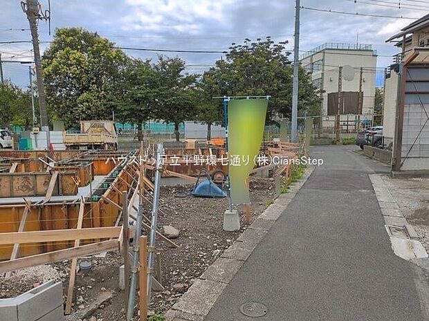 現在建築中。2026年9月上旬完成予定。完成現場で参考見学可能です。