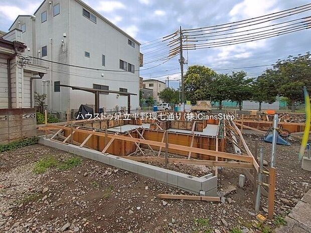 現在建築中。2026年9月上旬完成予定。完成現場で参考見学可能です。
