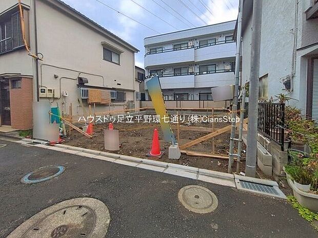 現在建築中。完成現場で参考見学可能です。