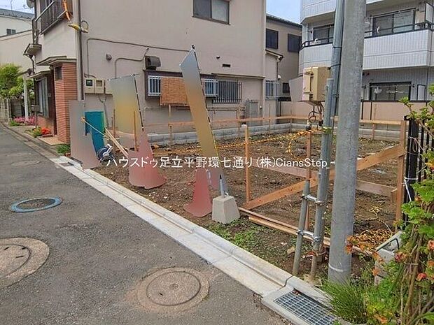 現在建築中。完成現場で参考見学可能です。