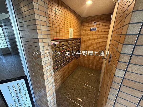 宅配ボックス・集合ポスト完備で、不在時の荷物受け取りもスムーズです。