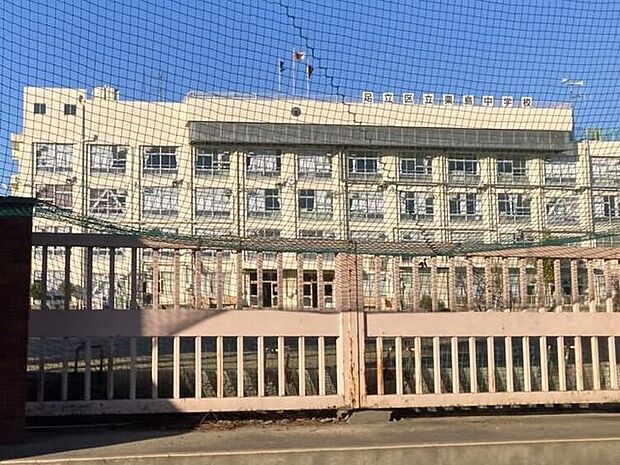 足立区立栗島中学校 590m