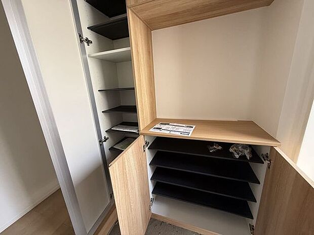 収納豊富なシューズボックス完備