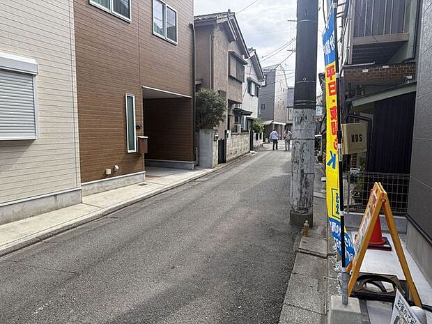 前面道路は交通量少なく静かな住環境