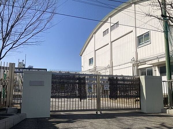 保木間小学校 750m