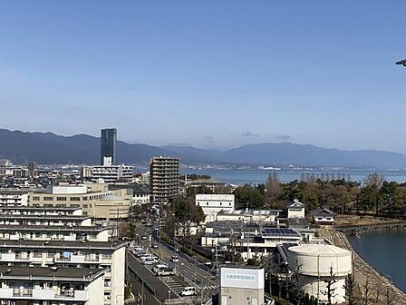 北側バルコニーから琵琶湖の眺望有