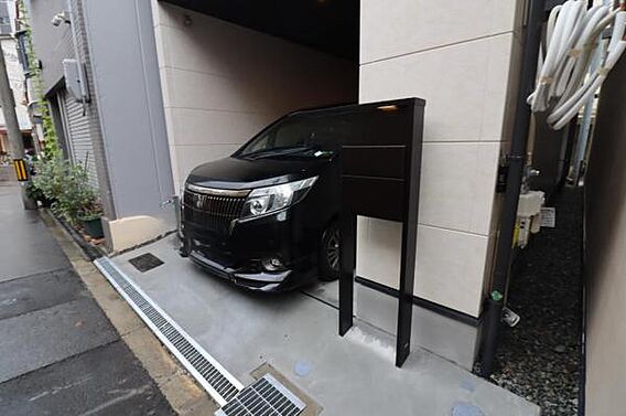 外からの写真で...