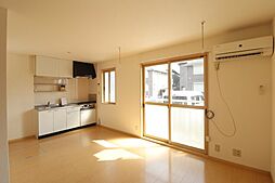 フォーシーズン　Ｄ 101 1階1LDKのリビング/ダイニング