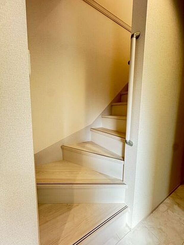 手摺つきで安心