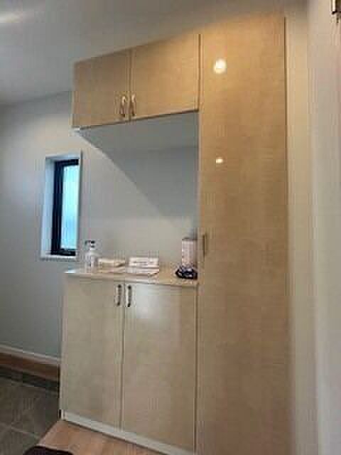 玄関シューズ収納装備