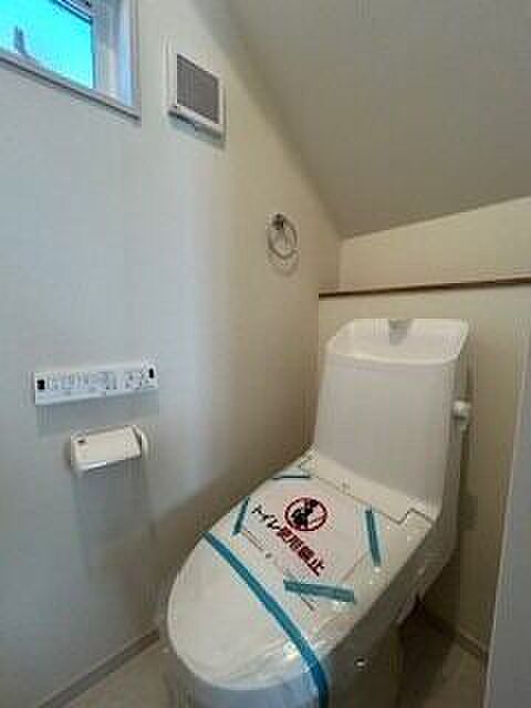 1階トイレ温水便座洗浄装備