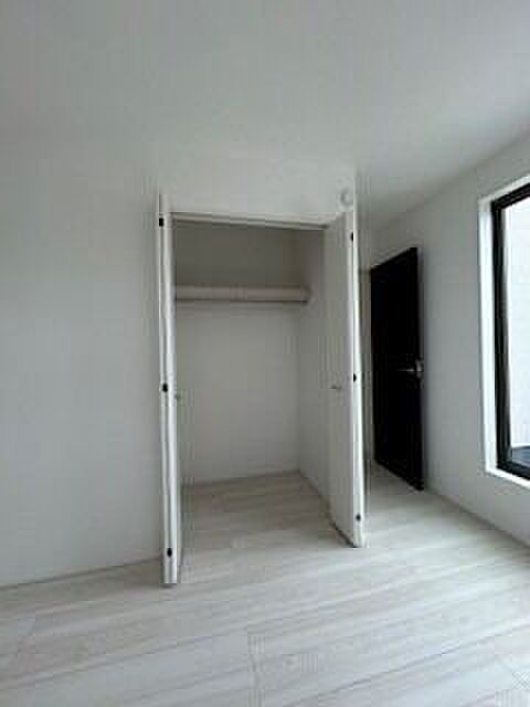 2階洋室は3部屋・寝室、こども部屋、書斎などに収納装備