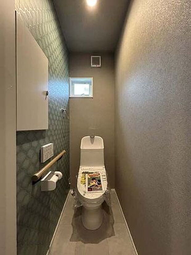 1Fトイレ温水洗浄便座装備