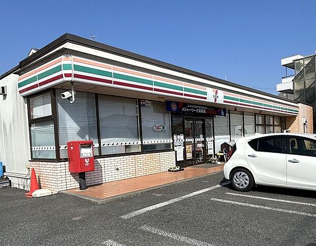 セブンイレブン伊勢原下落合店 360m