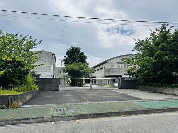 石田小学校 2330m
