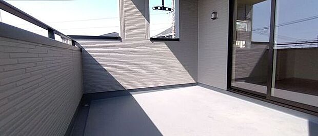 インナーバルコニ ゆったりしてます