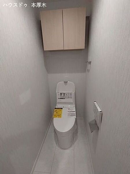 トイレ　ウォシュレット付き