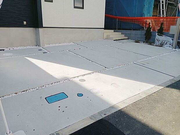 広々カースペース3台OK！お客様がきても大丈夫！