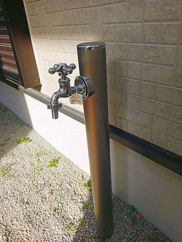 庭には水道もあります。