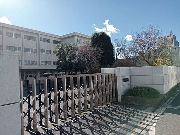 厚木市立三田小学校 1140m