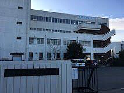 伊勢原中学校 850m